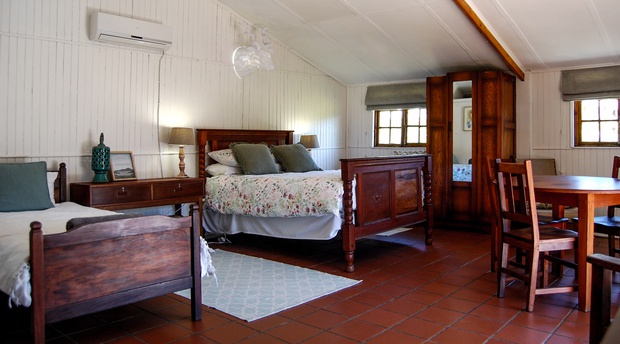 Log Cabin Clarens Bedroom Rustic